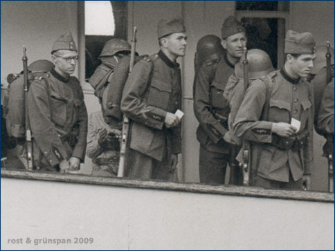 uebermittler 1943 mit karabiner 1911